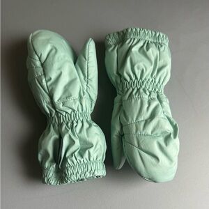 COPY - Patagonia baby mittens. Color fire. NWT! 6-12m